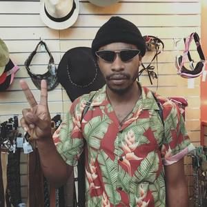 Meet your Posher, Dominic